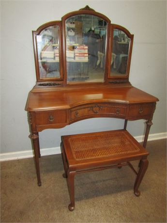 Antique Rushville Vanity Table