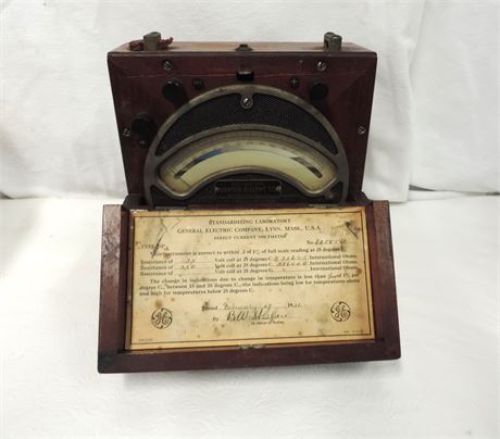 Antique GENERAL ELECTRIC Voltmeter