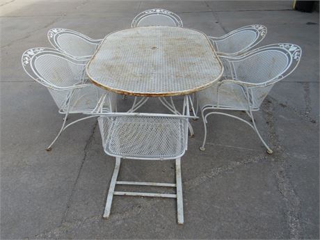 Large Wrought Iron/Metal Outdoor/Patio Table with 6 Chairs