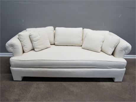 Solid Sofa with Nice Rolled Arms