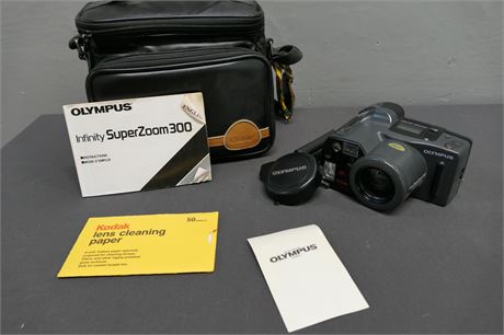 Olympus Infinity Super Zoom 300 - 35mm Camera / Case