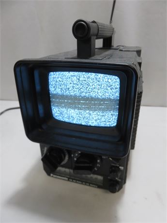 1978 PANASONIC Solid State Portable B&W Television