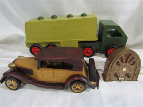 2 Piece Wooden Truck and Radio lot