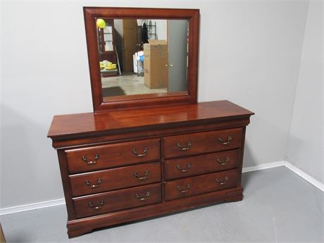 Dresser w/Mirror - 6 Drawers