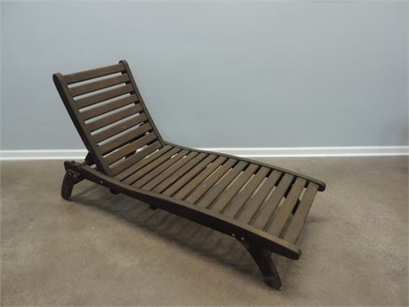 Patio / Sunroom Solid Wood Adjustable Nautical Chaise