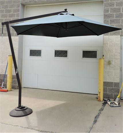 Patio / Sunroom Large Green Adjustable 8' Umbrella on Stand