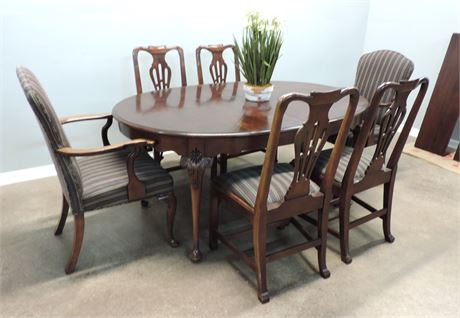 Traditional Dining Table / Six Chairs