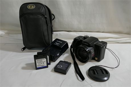 Panasonic Lumix Digital Camera DMC-FZ5 / Leica Lens