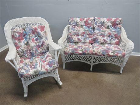 2-Piece Synthetic White Wicker Seating Set