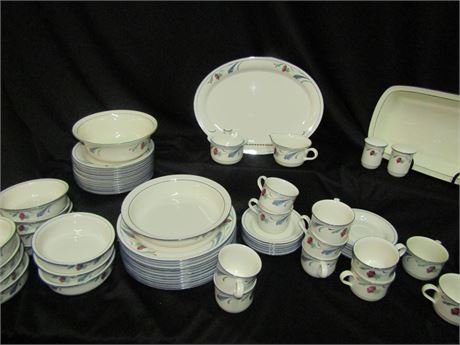 Lenox "POPPIES ON BLUE" China Set over 65