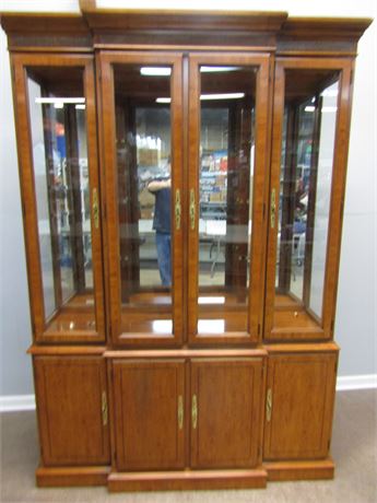 Drexel Heritage Yorkshire Collection Solid Wood Dining Room China Cabinet