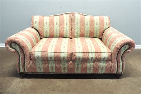 Traditional Style Loveseat