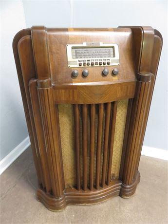Vintage Philco 40-190 Console Radio