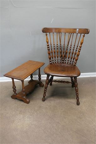 Philadelphia-style Fan-Back Windsor side chair with classic side table