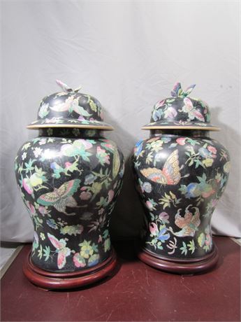 Vintage Chinese Famille Noire Jar