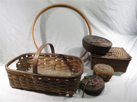 Vintage Baskets / Embroidery Hoop