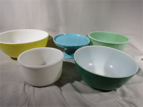 Pyrex and Fire King Bowls, 5 piece