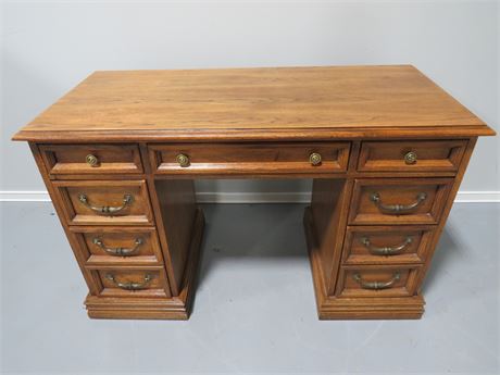 Oak Kneehole Desk