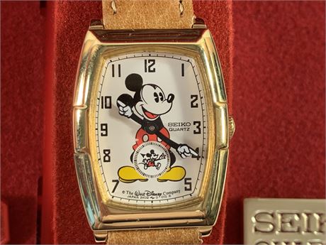 Transitional Design Online Auctions SEIKO Mickey Mouse Quartz