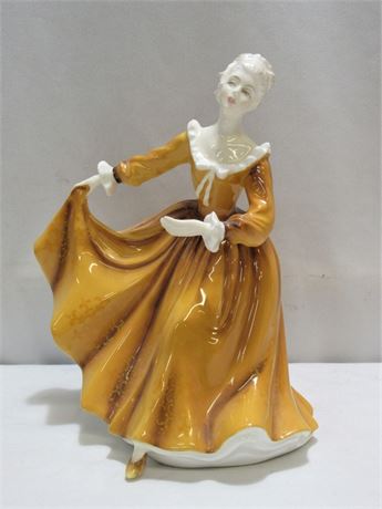 Vintage Royal Doulton Figurine - Kirsty HN2381 - 1970