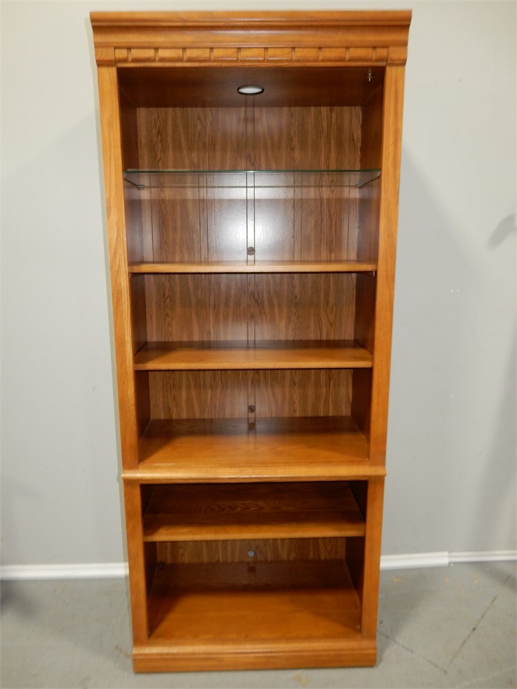 Transitional Design Online Auctions Thomasville Salem Tavern Bookcase