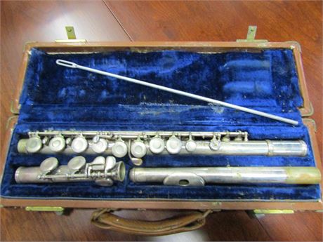 W.T Armstrong Flute with Hard Case - Untested May Require Service