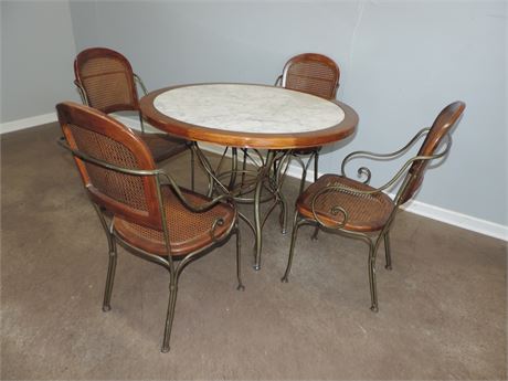 Round Dining Table / Marble Top / Four Chairs