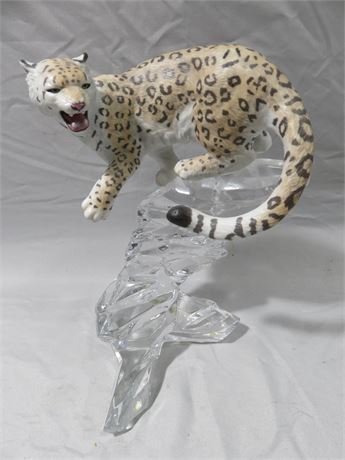 FRANKLIN MINT Snow Leopard Sculpture