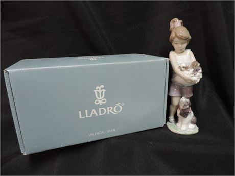 LLADRO 'Can I Keep Them' Porcelain Figurine / Box