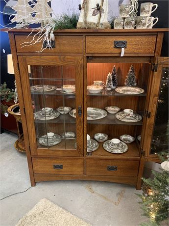 Amish Oak Lighted Lead Glass Display/Storage Cabinet
