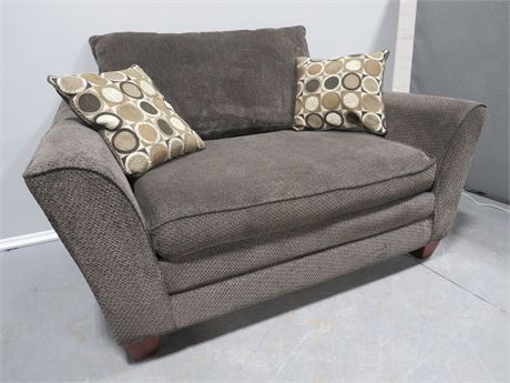 Chair-and-a-Half / Loveseat