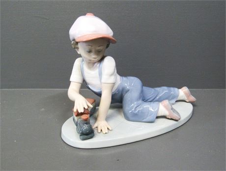 Lladro Figurine - All Aboard - #7619 Collectors Society - Retired