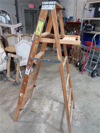 WERNER 6 Ft. Wooden Step Ladder
