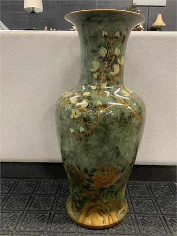 Stunning Large Decorative Chinoiseries Floral Bird Design Vase with Gold Accents