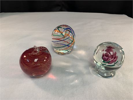 Lot of 3 Paper Weights, Featuring GENTILE GLASS BOB HAMON ROLLIN BODLEY