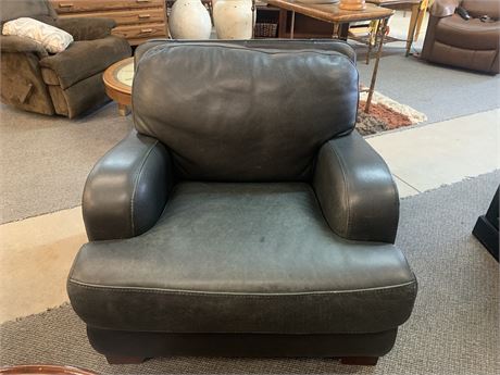 Handsome Black Leather Chair by Flexsteel