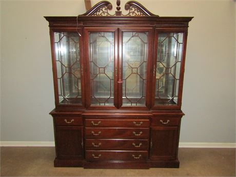 Stanley Stoneleigh Display Cabinet