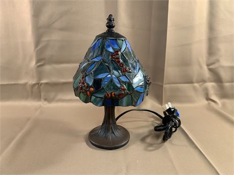 Tiffany Style Holly Berry Lamp
