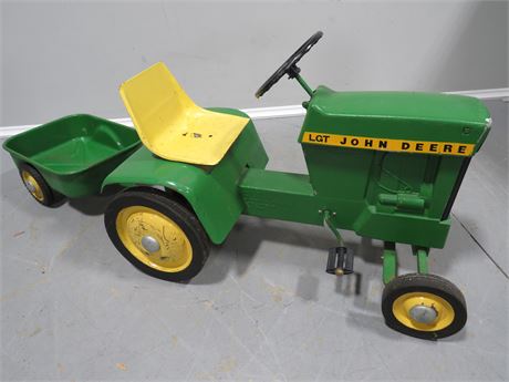 Vintage 1960s JOHN DEERE LGT Pedal Tractor w/Pull Cart