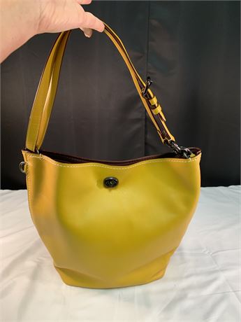 COACH Glove Tanned Leather Yellow Bucket Bag