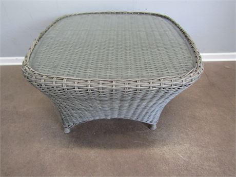 Patio Wicker Plastic Gray Coffee or End Table with Glass, Oval Shape