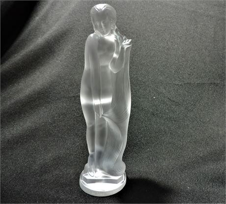 Cristal D' Sevres Nude Glass Sculpture / (639 / 2000) / 1960 / France