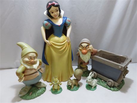 DISNEY STORE Snow White & Friends Statue Figurines
