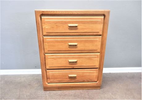 Stanley Traditional Oak Chest of Drawers