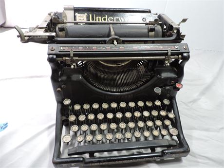 UNDERWOOD Standard Typewriter