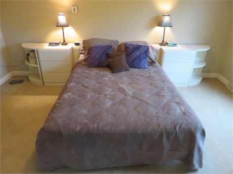 LANE FURNITURE Contemporary Queen Bed & Nightstand Set
