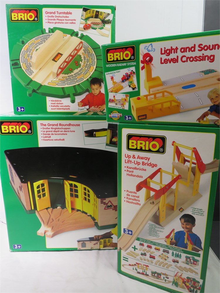 Transitional Design Online Auctions - BRIO Wooden Railway System Buildings