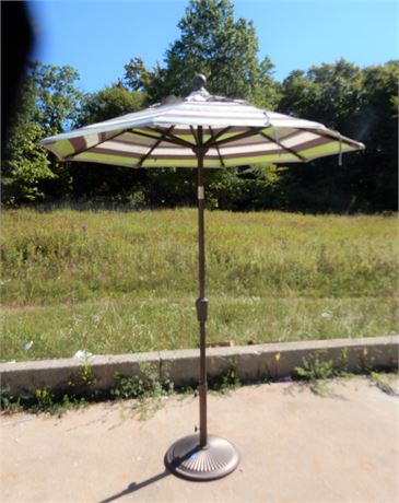 Patio/Sunroom Outdoor Umbrella and Base.