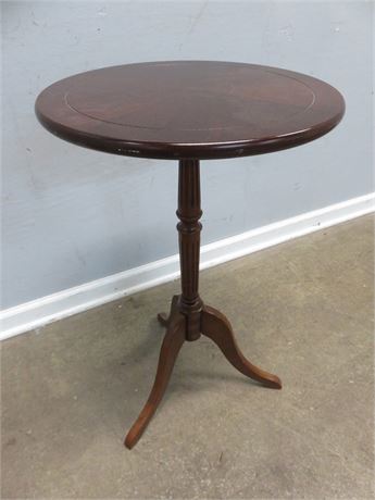 BOMBAY Round Top Pedestal Table
