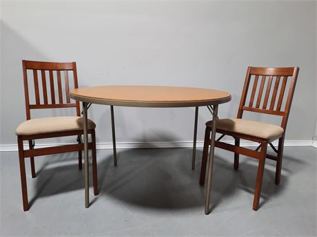Round Folding Table & Chairs